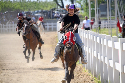 Bursa’nın Fethi’nin 700’üncü yılında 'Rahvan At Yarışları' heyecanı... 78 at birinciliğe koştu