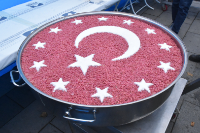 Pendik'te Muharrem Bereketi: 20 Bin Kişiye Aşure İkramı