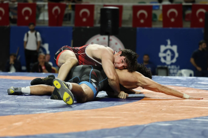 Uluslararası Güreş Turnuvası’na Türk sporcular damga vurdu