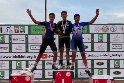 Sakarya'nın genç pedalları 42 madalyayla sezonu taçlandırdı