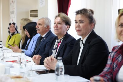 KEÇİÖREN’DE “DEĞERLERİMİZİN İZİNDE KADIN VE AİLE” SÖYLE��İSİ DÜZENLENDİ