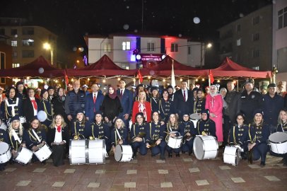 Bursa Yenişehir'in Kadın Bandosu, Pazaryeri'nde sahne aldı