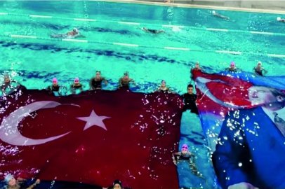 Uzunköprü'de su üstünde Cumhuriyet gururu
