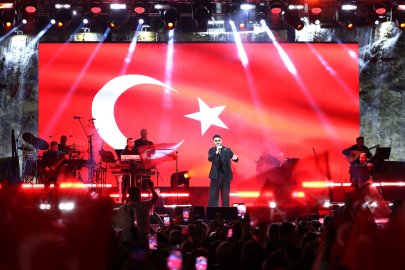 KEÇİÖREN’DE CUMHURİYET BAYRAMI COŞKUSU SEMİCENK KONSERİYLE YAŞANDI